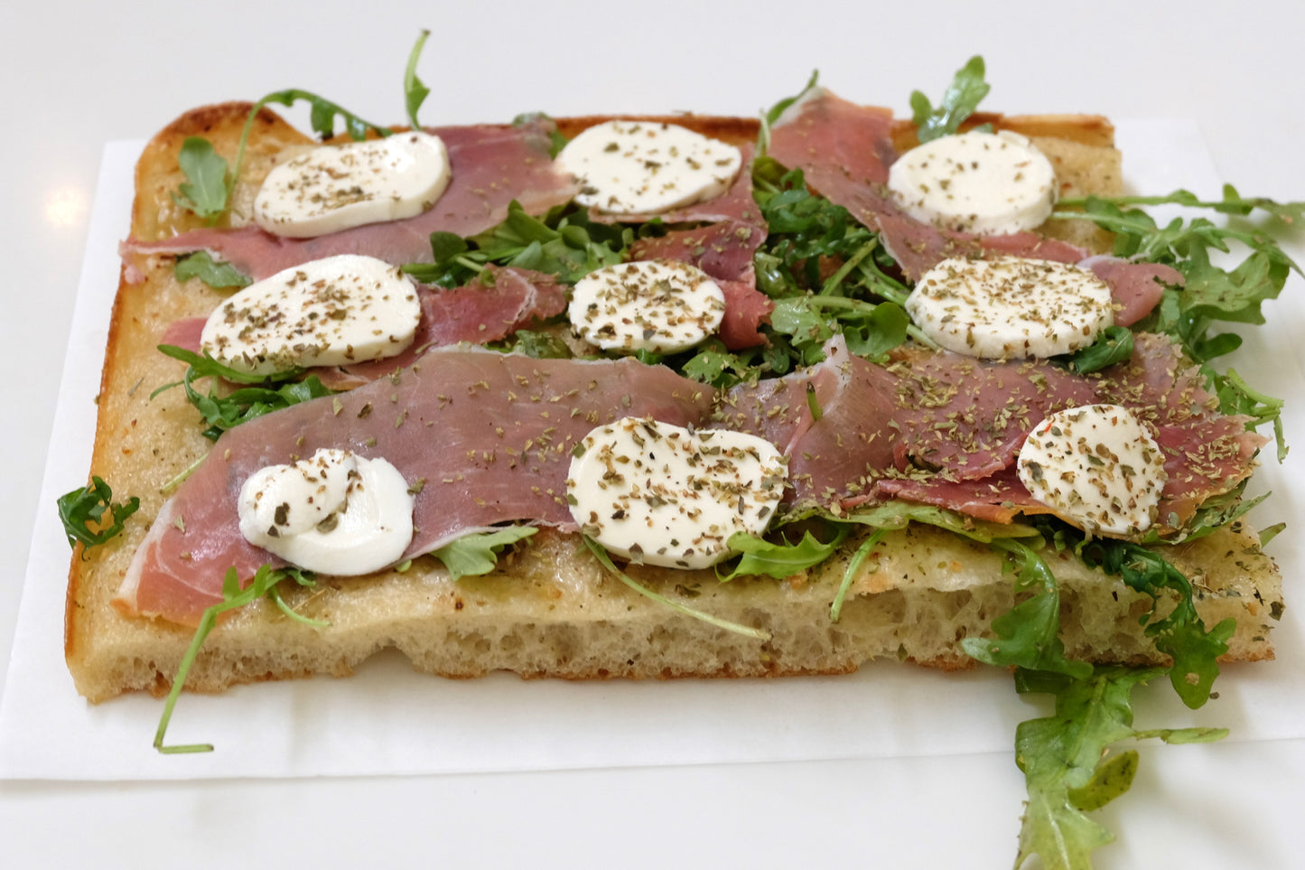 Garlic Base, Prosciutto, Arugula, Bocconcini Cheese